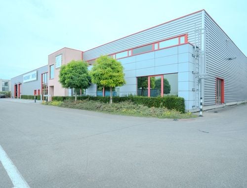                                         Bâtiment d’entreprise à louer à Zwijndrecht, € 15.900
