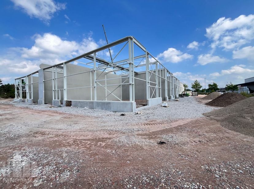Dit nieuw te bouwen bedrijvenpark omvat KMO-units met oppervlaktes van 128 m² tot 1.090 m², waarbij verschillende units kunnen worden samengevoegd tot