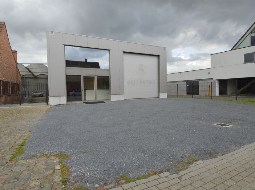 Bedrijfsvastgoed te huur in Kortrijkstraat 379,
                    8560 Wevelgem