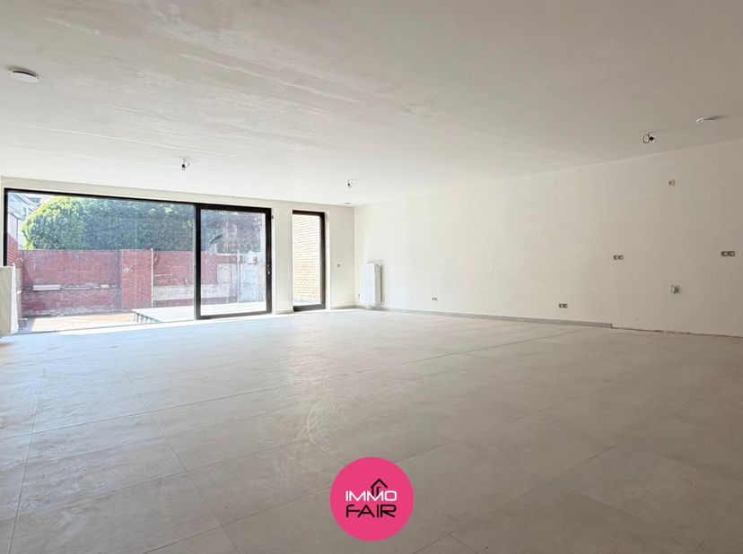 Dit appartement maakt deel uit van Residentie ‘Albatross’, een residentie bestaande uit 7 wooneenheden, gelegen in hartje Lanaken. Je bevindt je hier