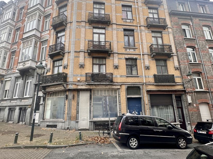 Appartement te koop
                    in 1060 Sint-Gillis