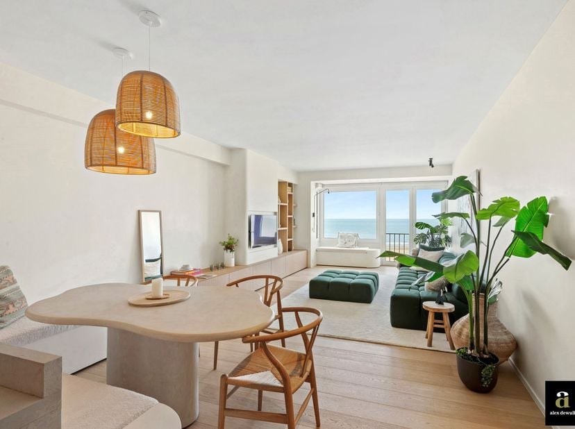 Prachtig vakantie appartement met 3 slaapkamers, volledig vernieuwd in de Zuiderse Ibiza-stijl, op een toplocatie te Zeedijk-Zoute. <br />
In de nabij