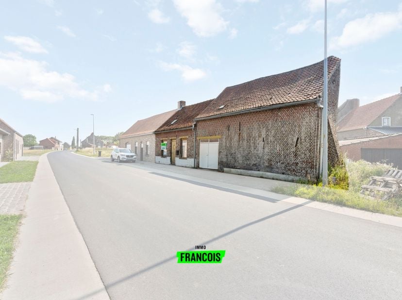 À Haringe se trouve cette maison à rénover. Cette habitation a une superficie totale de 230 m² et une surface habitable de 132 m². Les grands atouts s