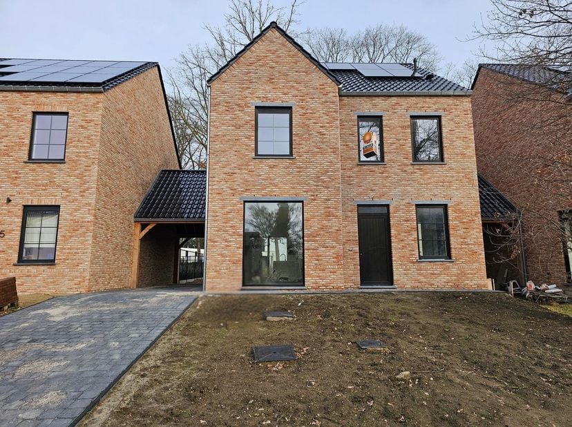 Maison à louer
                    à 3680 Maaseik