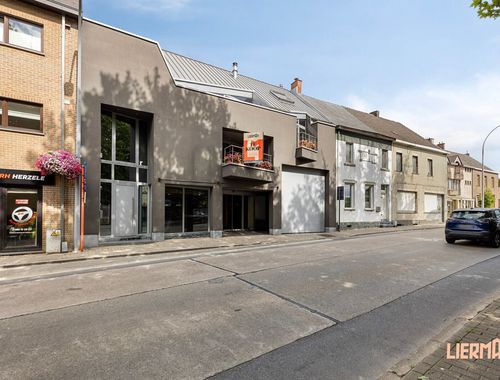                                         Maison à vendre à Herzele, € 895.000
