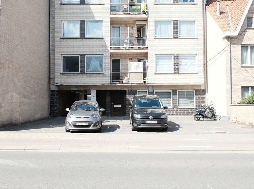 Op zoek naar een verzorgd appartement met een aantrekkelijk rendement of een fijne thuisbasis met karakter? Dit ruime appartement met 2 slaapkamers, t