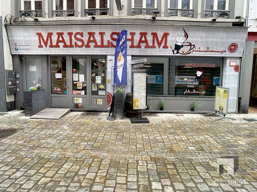 OVERNAME FRITUUR/BROODJESZAAK CENTRUM DIEST/PRIJS OP AANVRAAG<br />
Op een topligging in de winkelwandelstraat van Diest komt deze frituur/broodjesza