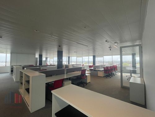                                         Bureaux à louer à Erembodegem, € 30.666
