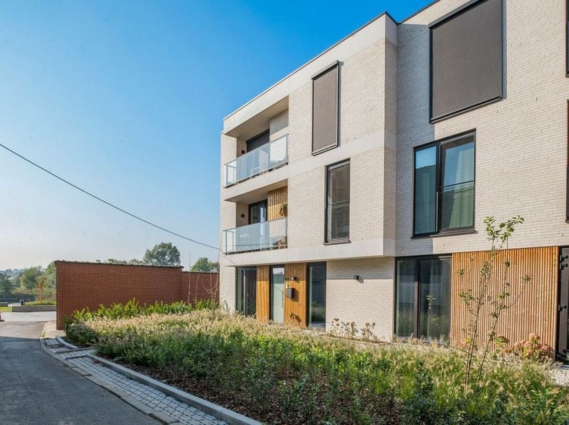 Ben je op zoek naar een appartement die kwalitatief afgewerkt is in het centrum van Wervik? Dit appartement bevindt zich in het centrum van Wervik. De