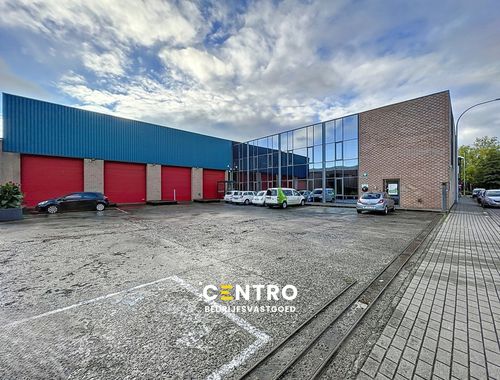                             Entrepôt avec bureau à louer à Roeselare
