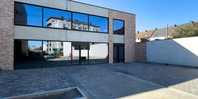 Bedrijfsvastgoed te huur in Gentstraat 77, 9800 Deinze