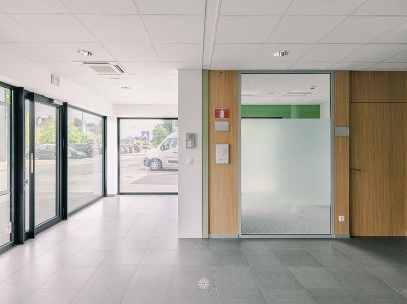 Bien professionnel à vendre à Parklaan 12 boîte 0001,
                    9690 Berchem