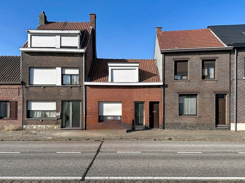 Droom je ervan een woning volledig naar eigen smaak te creëren? Dan is deze eigendom de ideale opportuniteit. Of je nu kiest voor een grondige totaalr
