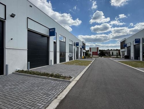                                         Bedrijfsgebouw te huur in Genk, € 1.300
