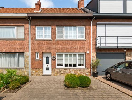                                         Eengezinswoning te koop in Ekeren, € 324.000
