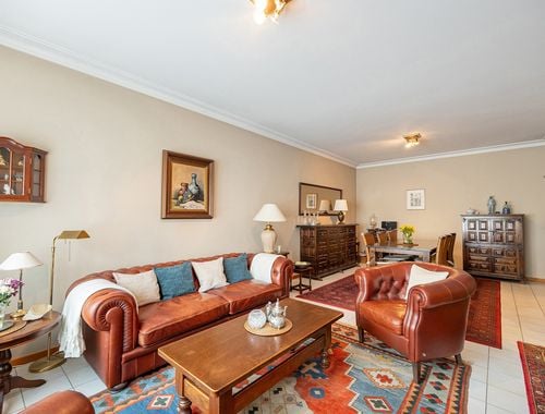                                         Gelijkvloers app. te koop in Burcht, € 295.000
