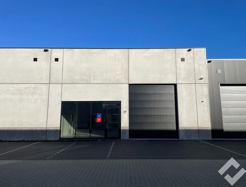                                         Bâtiment d’entreprise à louer à Overpelt, € 1.150

