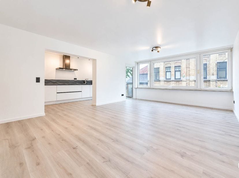 Appartement te koop in Roeselaarsestraat 1 bus 1,
                    8870 Izegem
