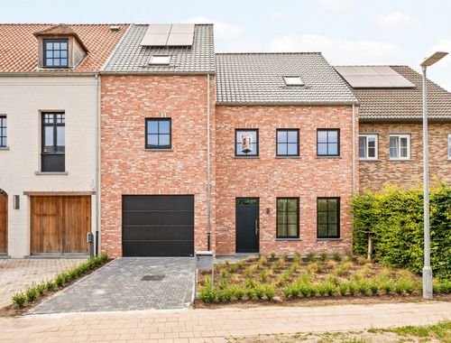                                         Pastorijwoning te koop in Oud-Turnhout, € 529.000
