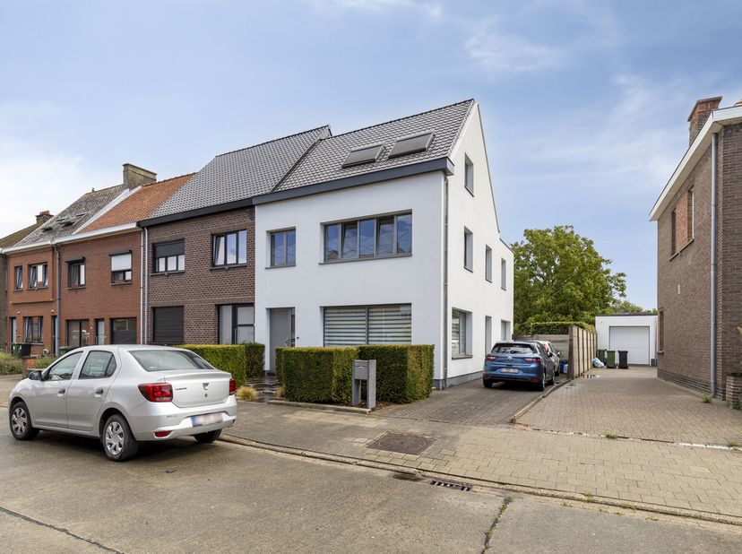 Huis te koop in Hofakkerstraat 54,
                    9052 Zwijnaarde