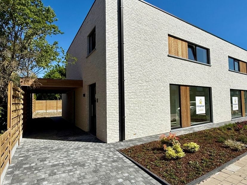 Maison à vendre
                    à 8880 Sint-Eloois-Winkel