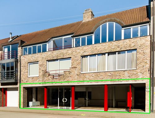                                         Rez-de-chaussée commercial à vendre à Wijnegem, € 389.000
