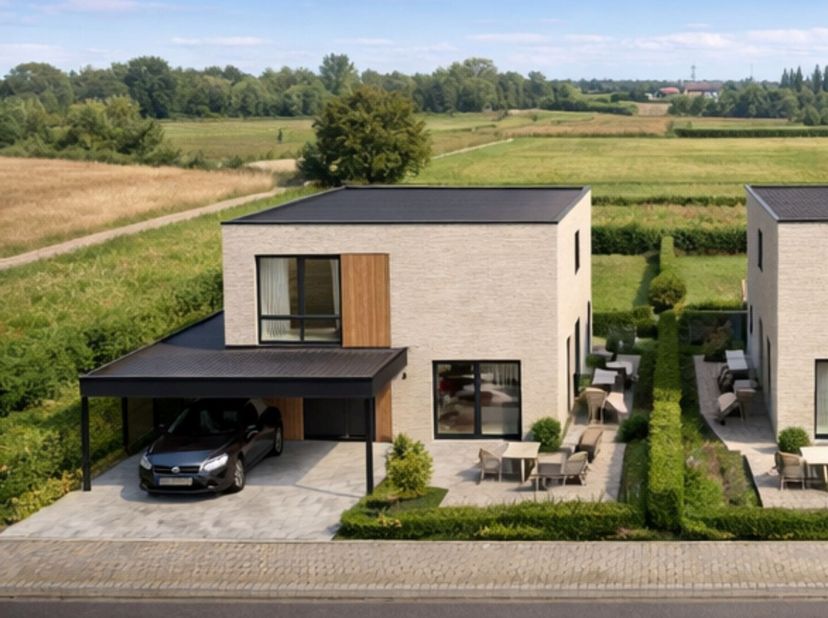 - Projectgrond voor woonst/vrije beroepen/kantoor (geen verplichting tot woonst)<br />
- Ideale ligging met vlotte verbinding: Bruggestraat 641 in Men