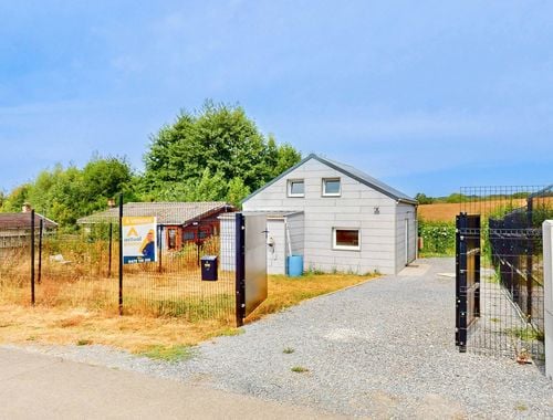                                         Bungalow te koop in Fourbechies, € 140.000
