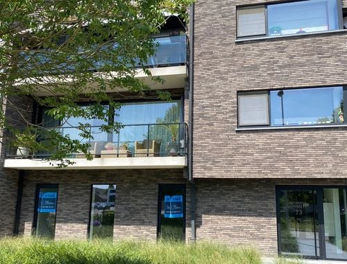                                         Bâtiment commercial à louer à Lochristi, € 1.050
