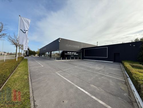                                         Bien commercial à louer à Knesselare, € 6.500
