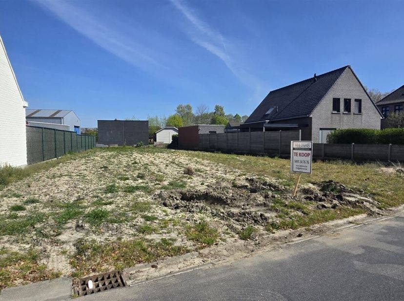 Schaars gelegen perceel bouwgrond van 535m² te Beveren-Leie !<br />
Prachtige oriëntatie op een uiterst rustige ligging!<br />
Op slechts 300 m van he
