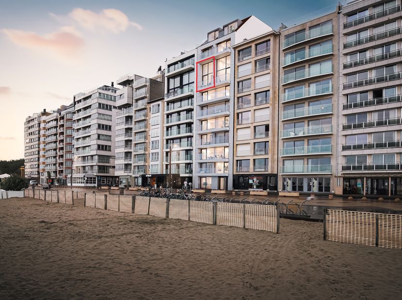 Appartement à vendre
                    à 8301 Heist-aan-Zee