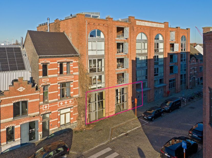 Bedrijfsvastgoed te koop in New-Yorkstraat 2,
                    9000 Gent