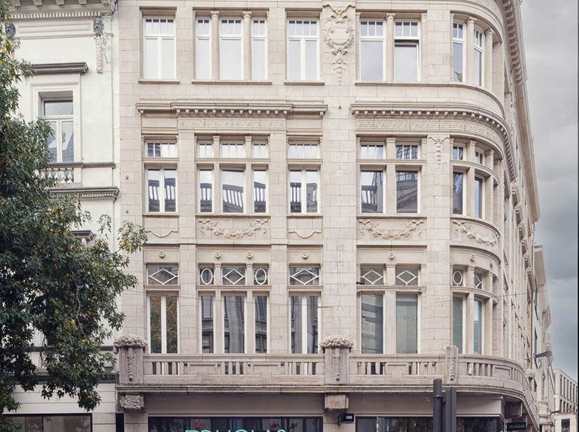 Bien professionnel à louer à Meir 113,
                    2000 Antwerpen