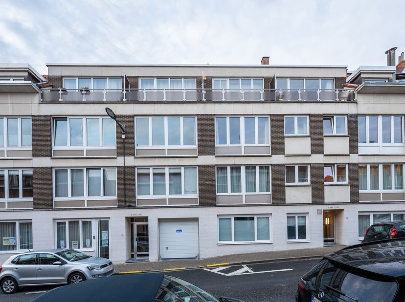 WOLUWE-SINT-LAMBRECHTS-WOLUWE, gelegen in de wijk Tomberg, op wandelafstand van het Woluwe Shopping Center, APPARTEMENT (2 slpk / 1 badk) van 90m² bew