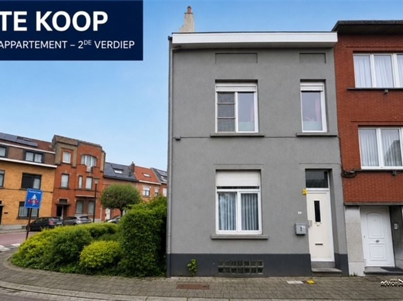Op zoek naar een appartement met licht, ruimte én mogelijkheden? Dan is deze duplex zeker een bezoek waard!<br />
<br />
De lichtrijke leefruimte (