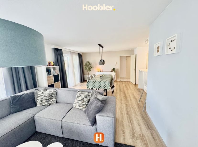 Bekijk deze woning op Hoobler: https://hoobler.be/showroom/3ef747c9-d7e7-46bd-a3e0-18928de6b198<br />
<br />
Zin in een bezichtiging, documenten nodig