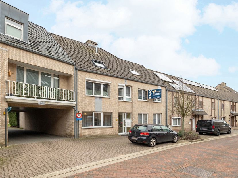Ruime duplex met 2 slaapkamers en zonnig open terras<br />
Welkom in deze verrassend ruime en praktisch ingedeelde duplex, ideaal voor wie comfortabel