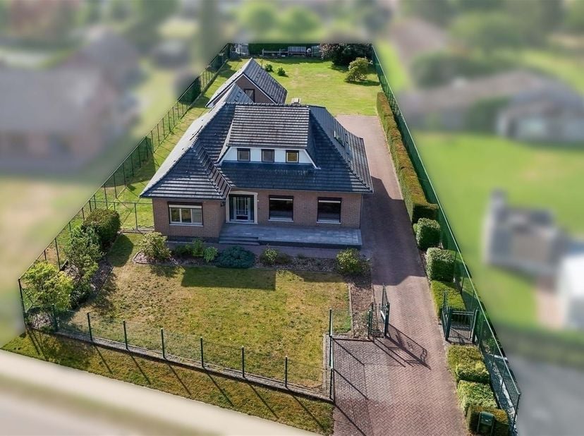Huis te koop in Ginderoverstraat 114,
                    3590 Diepenbeek