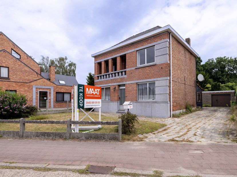 Deze vrijstaande woning in Hever biedt heel wat karakter en mogelijkheden voor wie op zoek is naar een eigendom dat verder naar eigen smaak kan worden