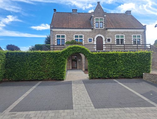                                         Bureaux à louer à Waltwilder, € 750
