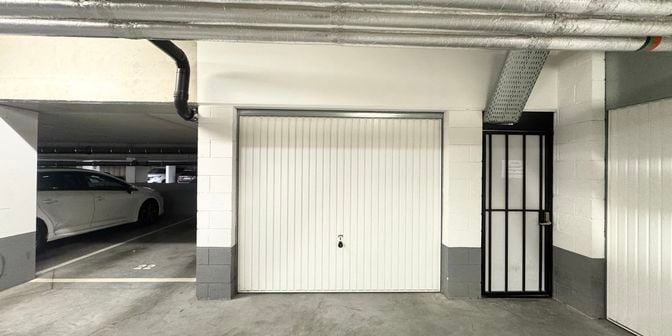 Garage à vendre à Rue des Bataves 15, 1040 Etterbeek