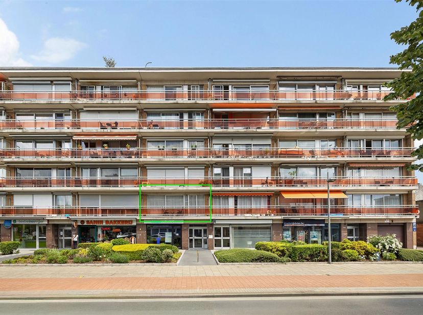 Centraal gelegen appartement met 2 slaapkamers en terras<br />
<br />
Op de centraal gelegen Ruggeveldlaan te Deurne vinden we dit perfect onderhoud