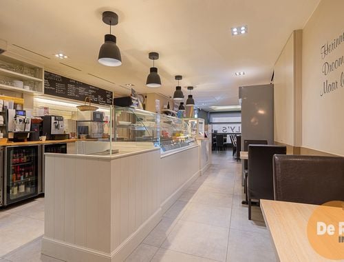                                         Commerce à vendre à Herzele, € 349.000
