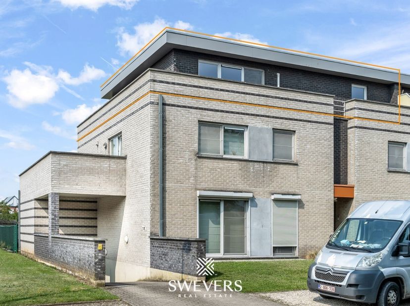 Voor meer info en fotos, surf naar www.swevers.be  Dit instapklare appartement op de derde verdieping in de Broekhovenstraat 4 bus 6 in Beringen biedt