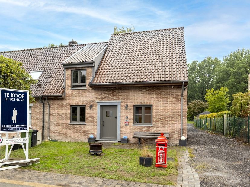 Charmante halfopen bebouwing met 3 slaapkamers<br />
Op zoek naar een gezellige en energiezuinige gezinswoning in een rustige en aangename omgeving in