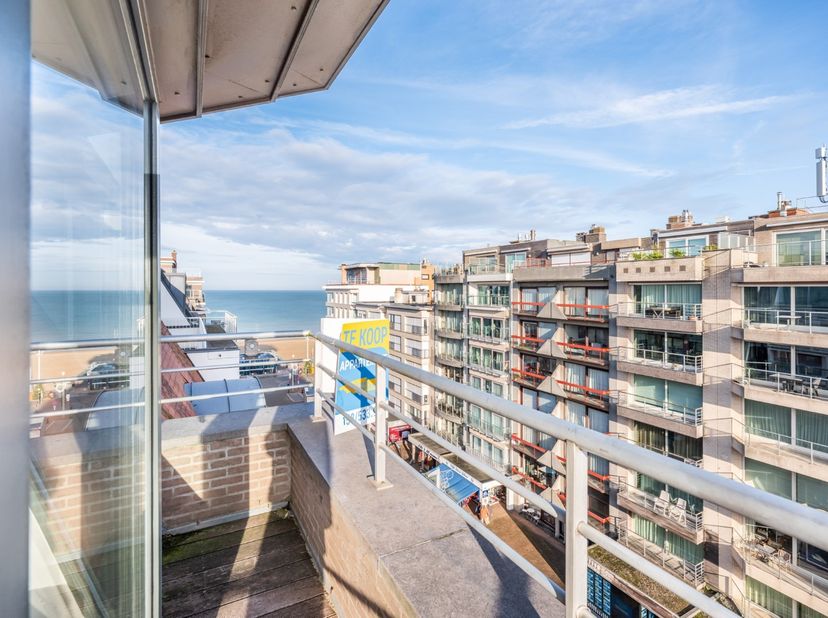 Penthouse appartement met 2 slaapkamers&amp;nbsp;te koop in de residentie Eos. Deze residentie geniet van de ideale ligging voor uw verblijf aan zee: pal