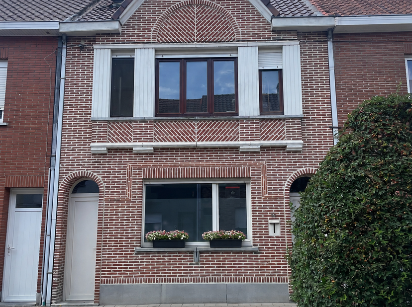 We hebben getracht om alle nuttige en nodige informatie te verzamelen op:<br />
www.plezantstraat54.be
