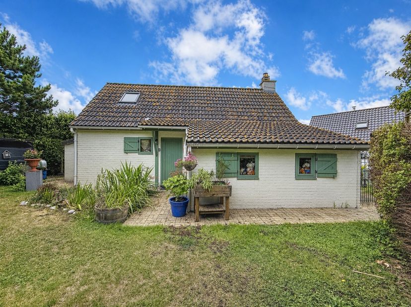 Charmante vakantiewoning gelegen in het groene en rustige domein Nieuwendamme, op wandelafstand van de jachthaven en het openbaar vervoer van Nieuwpoo