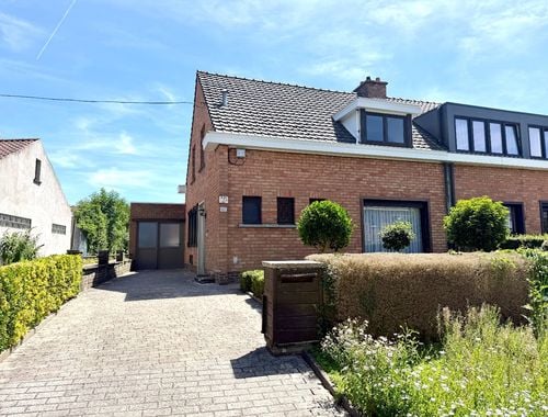                                         Maison à vendre à Harelbeke, € 215.000
